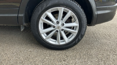 Nissan Qashqai 1.2 DiG-T Acenta Premium 5dr Petrol Hatchback
